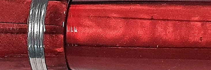 File:Tipologia celluloide iridescente rossa.jpg