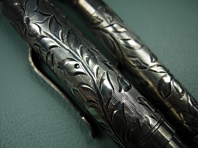 File:Wahl-AllMetal-SilverFloral-Medium-Set-CapPart.jpg