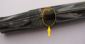 Fig. 4 - Posizionamento del supporto del sacchetto all'interno del fusto.