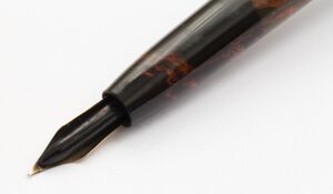 AA-Waterman-MiddleJointModernPen-Mottled-Feed.jpg