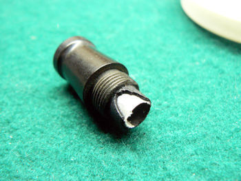 Fig. 6 - Rifinitura della parte in carta