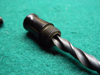 Fig. 7 - Foratura e prova del tubetto