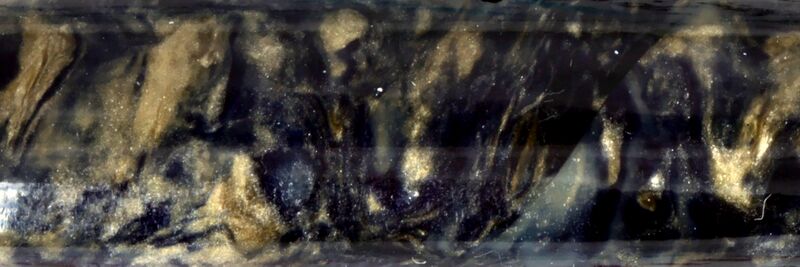 File:Tipologia celluloide marmorizzata blu bronzo caesar.jpg