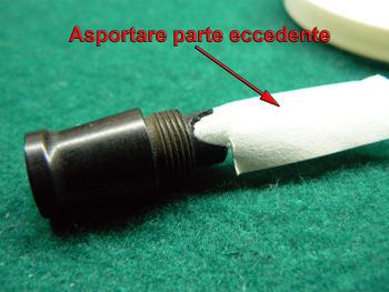 Fig. 6 - Rifinitura della parte in carta